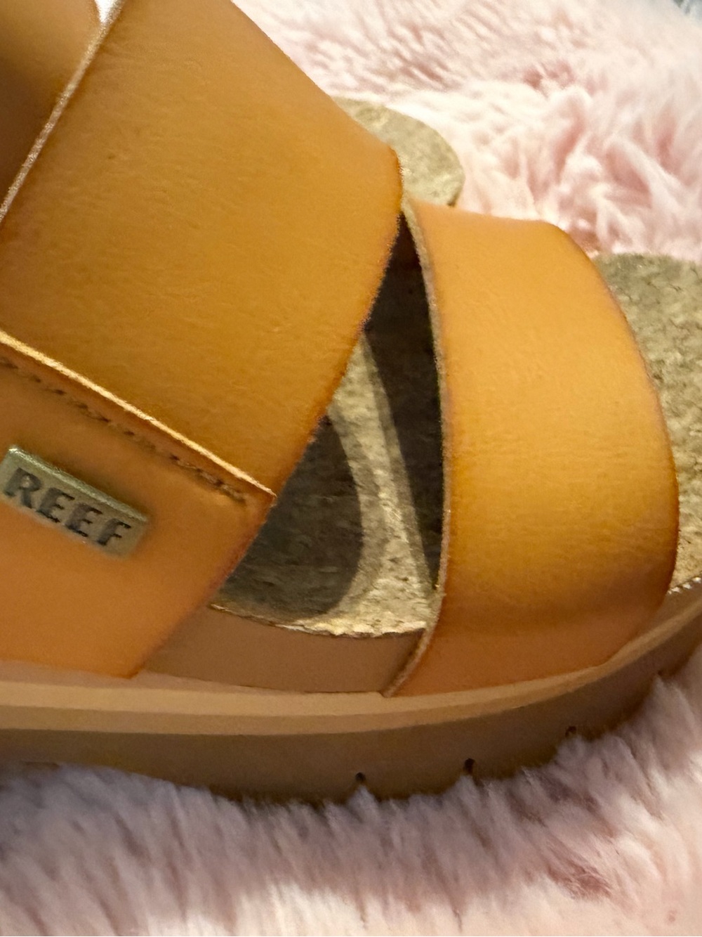 Reef women's Tan Leather Slide Sandals size 6 only worn twice